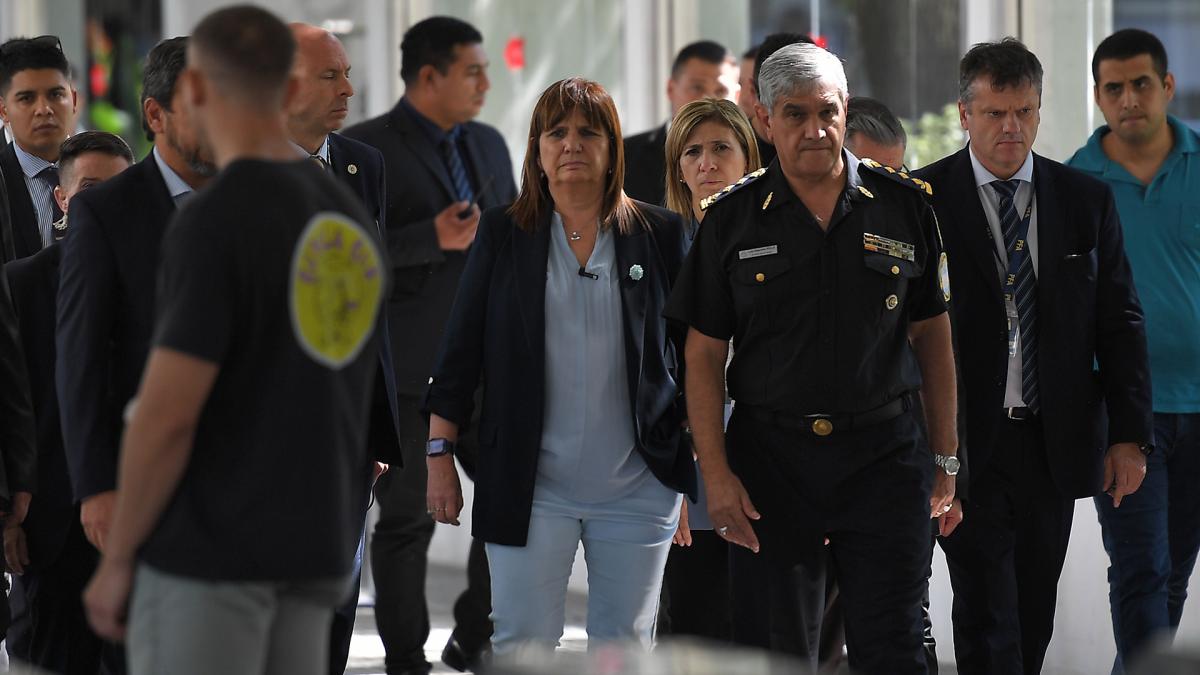 Patricia Bullrich al salir del Hospital Churruca Foto Vctor Carreira