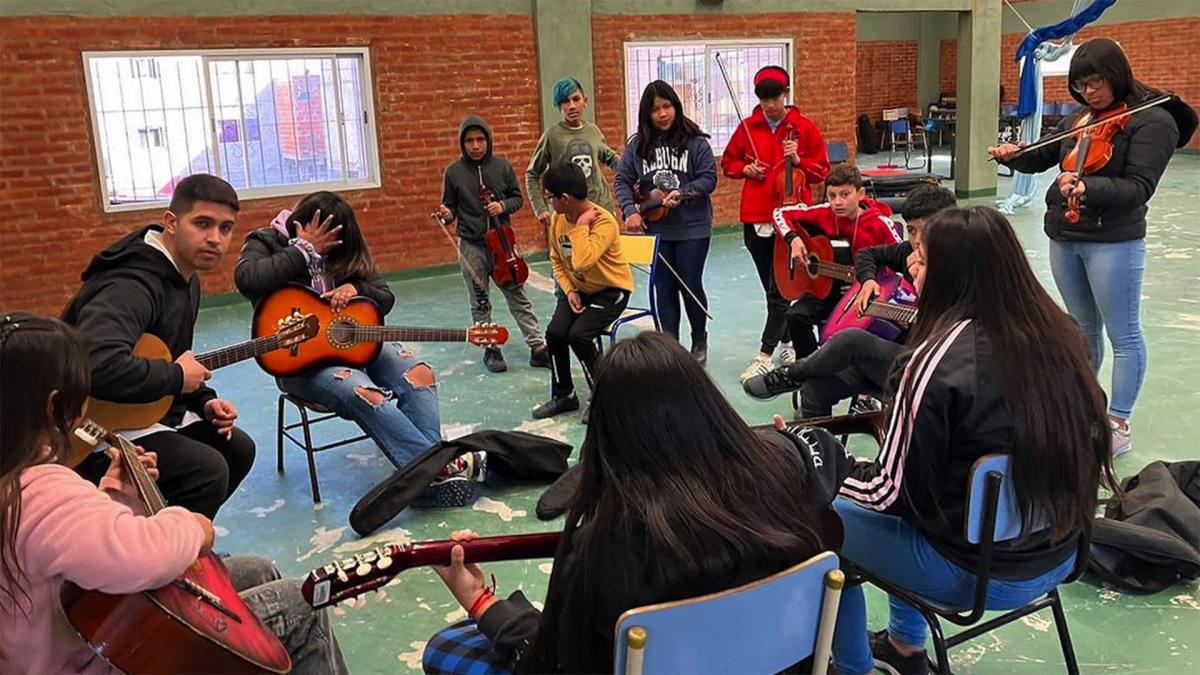 Las escuelas de CASA funcionan en Bajo Flores y Villa Soldati Foto IG